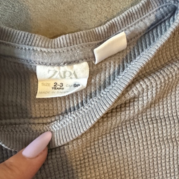Zara Light Gray Ribbed Knit Top - Picture 2 of 2